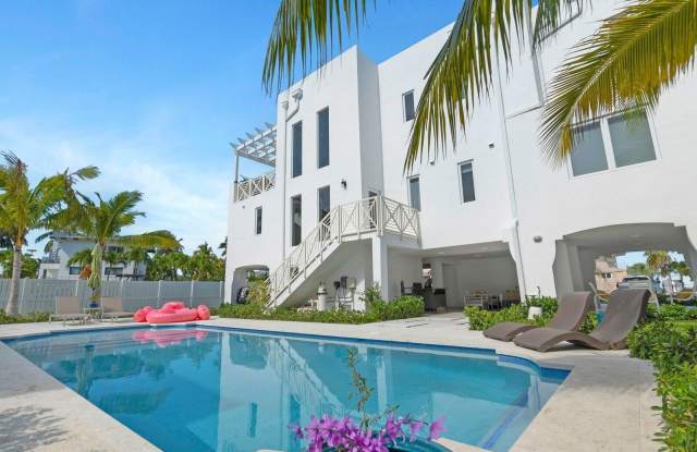 317 E seaview Circle Gallery 3