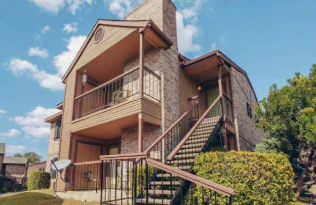 2682 Thousand Oaks Dr Gallery 1