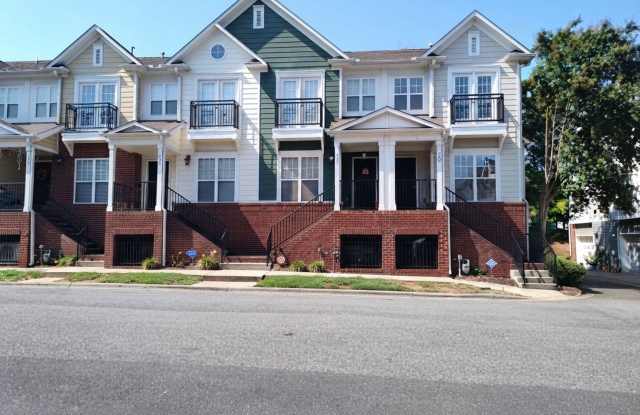 Corner Unit Townhome located in the Village Park Community! Gallery 3