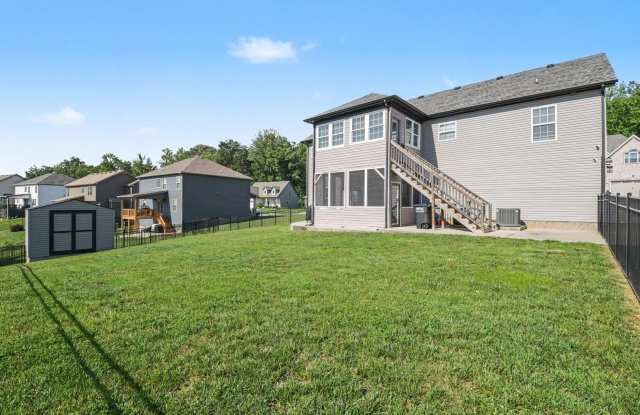 Spacious 5BR House in Clarksville Gallery 4