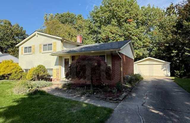 41664 River Oaks Drive Gallery 2
