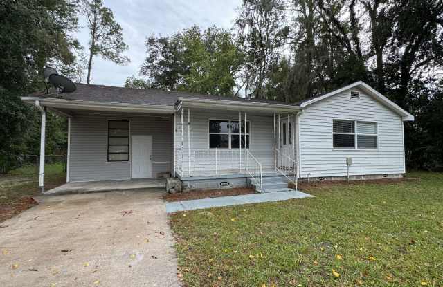 3 Bedroom 1 Bath home in Live Oak Gallery 1