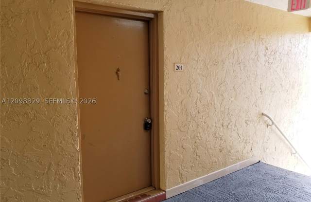 5241 Geneva Way Gallery 3