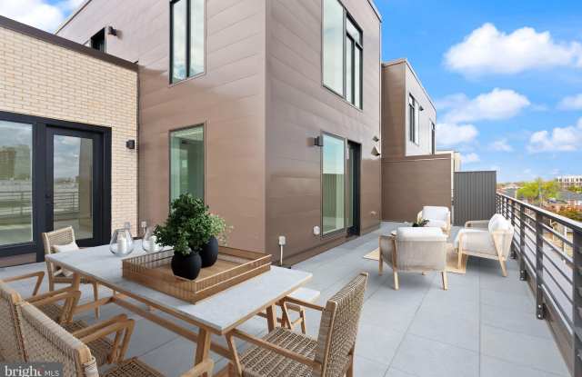 701 N HENRY Street unit: 418 photos photos