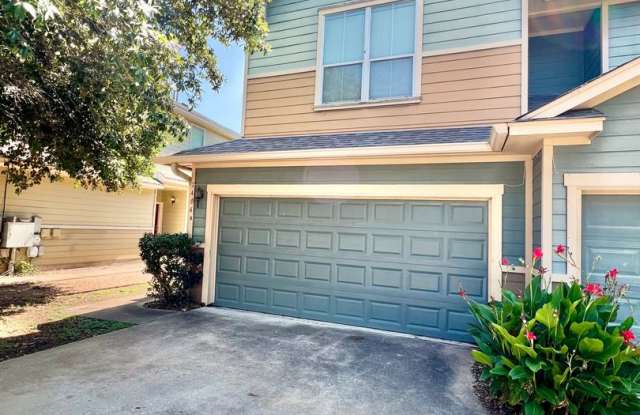 Austin 4 bedroom, 2.5 bath duplex for lease Gallery 1
