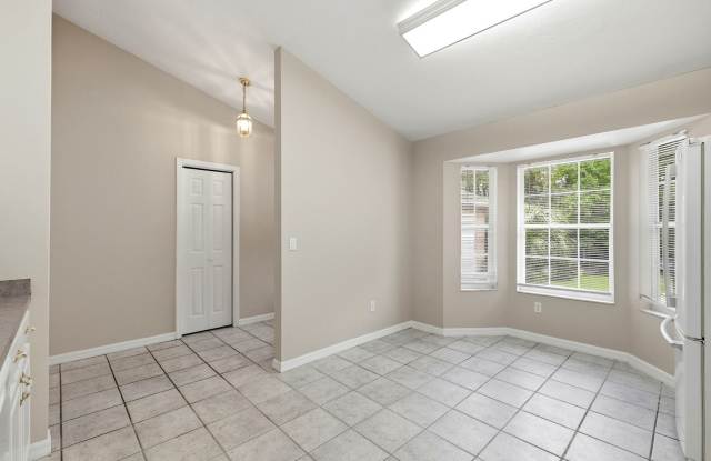 2 Bedroom, 2 Bath with Study and 2 Car Garage in Hills of Santa Fe! Gallery 4