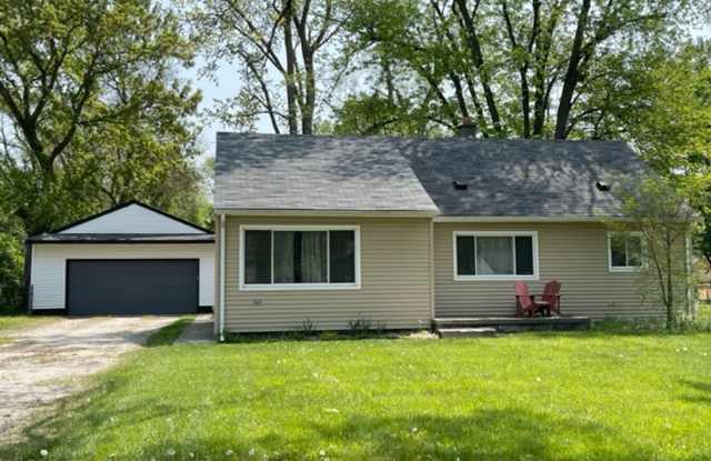 ADORABLE 3 BED 1.5 BATH BUNGALOW -----DEERING ST. - 18964 Deering Street, Livonia, MI 48152