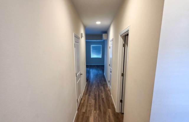 Townhome in South Salem with Attached Garage! ~ 5725 Karen Lynn Gallery 3
