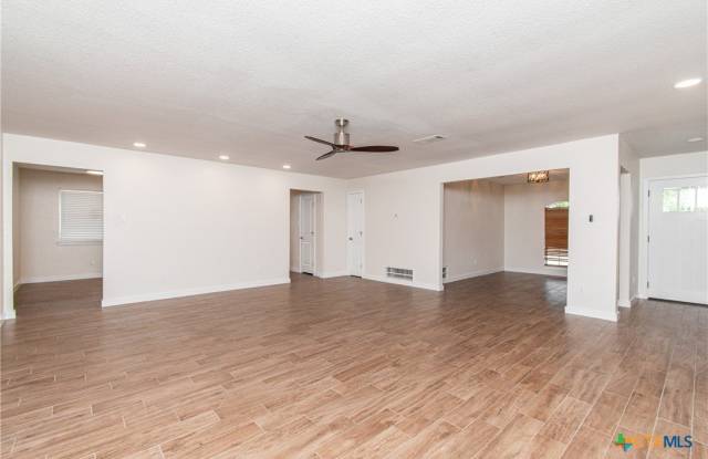 304 Timber Ridge Drive Gallery 2