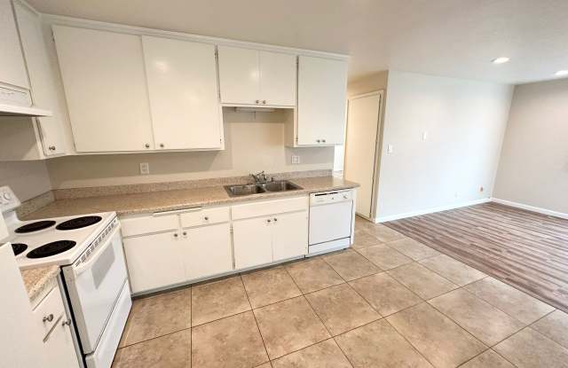 9906 Buena Vista Drive - A Gallery 4