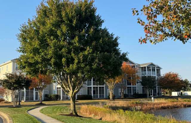 Spacious 3rd Floor Apartment in The Village of 5 Points – Lewes, DE photos photos