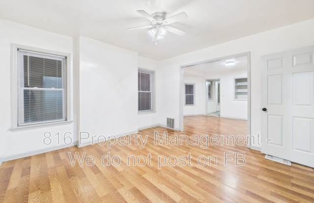 2710 Park Ave Upper photos photos