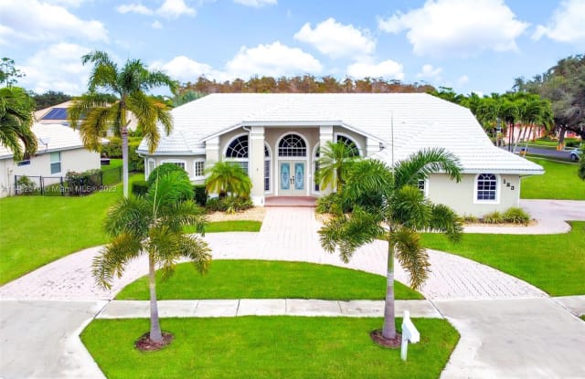 123 Kapok Cres - 123 Kapok Crescent, Royal Palm Beach, FL 33411