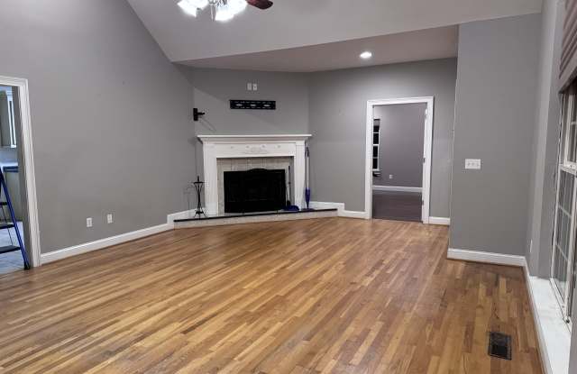 785 Mountain Trail Gallery 3