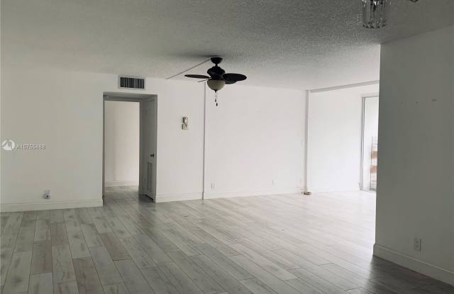 922 NE 199th St Gallery 2