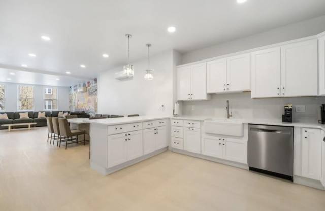 161 BROADWAY photos photos