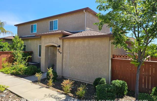 Spacious 5 Bedroom in the Heart of Redding! photos photos