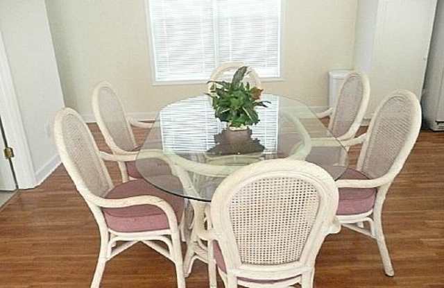 5706 Beachview Lane Gallery 3
