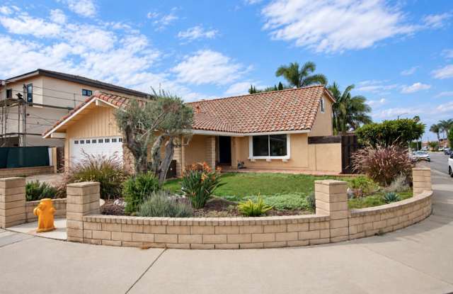 Huntington Beach Beauty with Impressive Indoor/Outdoor Space Gallery 1