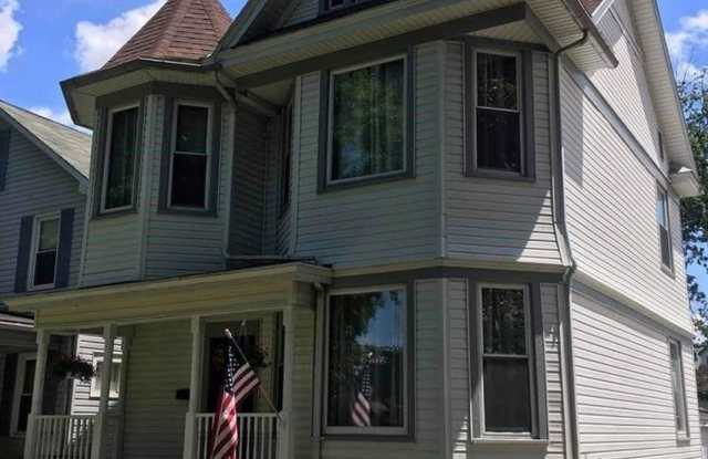 504 Washington Street - 504 Washington Street, Marietta, OH 45750