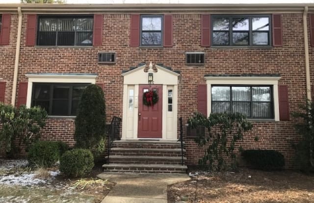 56 SANDRA CIRCLE - 56 Sandra Cir, Westfield, NJ 07090
