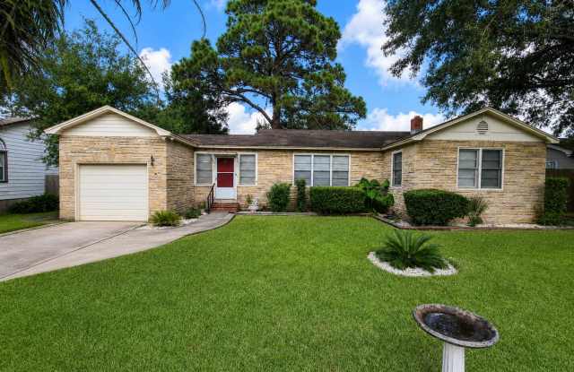 The House Made of Stone! 3/1 Westside/ Normandy Blvd Area! Pet Friendly! photos photos The House Made of Stone! 3/1 Westside/ Normandy Blvd Area! Pet Friendly! photos photos