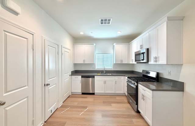 Two Bedroom, Two Bathroom available Gallery 4