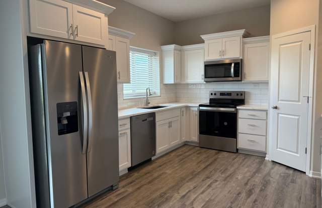 Brand New 2-story 3 bedroom/2.5 bath townhome photos photos