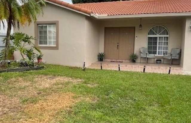 15384 SW 178th St - 15384 Southwest 178th Street, Richmond West, FL 33187