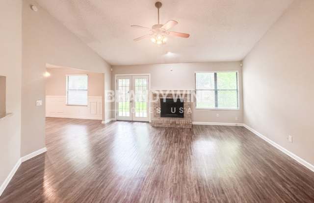 3847 English Colony Drive North Gallery 2