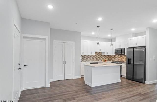 627 Bloomfield Ave photos photos