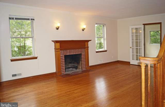 5620 MACARTHUR BOULEVARD NW Gallery 2