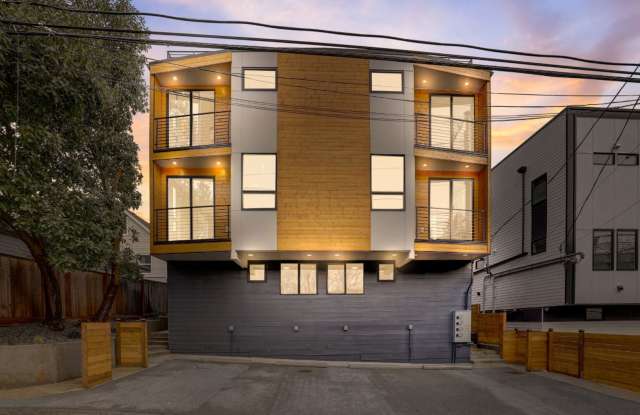 Immaculate NEW CONSTRUCTION Seattle Townhome w/ a Rooftop Deck and Parking Space! photos photos
