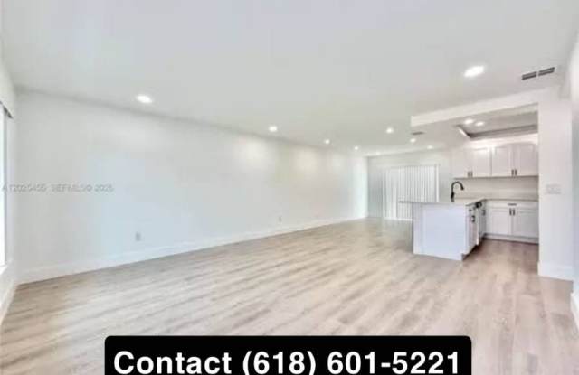 10219 SW 20th Ter Gallery 2