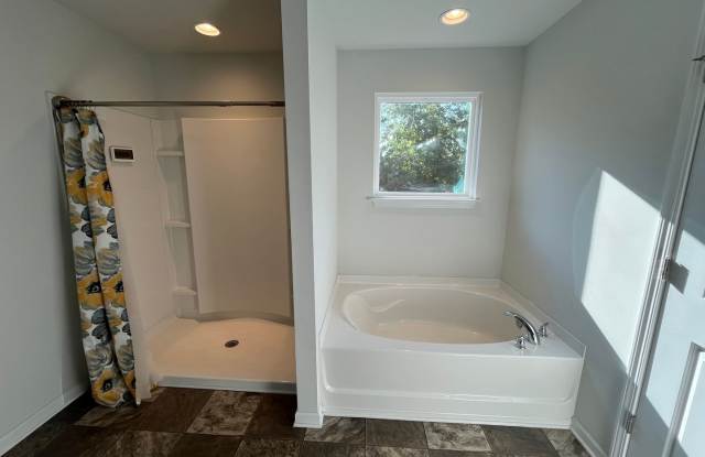 Beautiful 4-Bedroom Home in Leland! Gallery 4