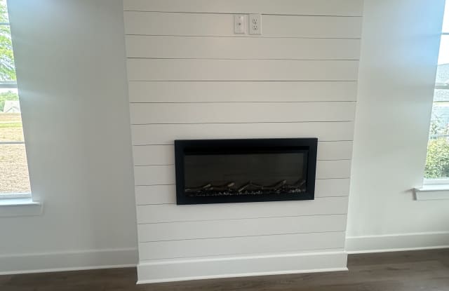 1551 Lake Dr Gallery 1