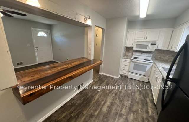 Welcome to 187 Lee Drive in Liberty, Missouri! Gallery 3
