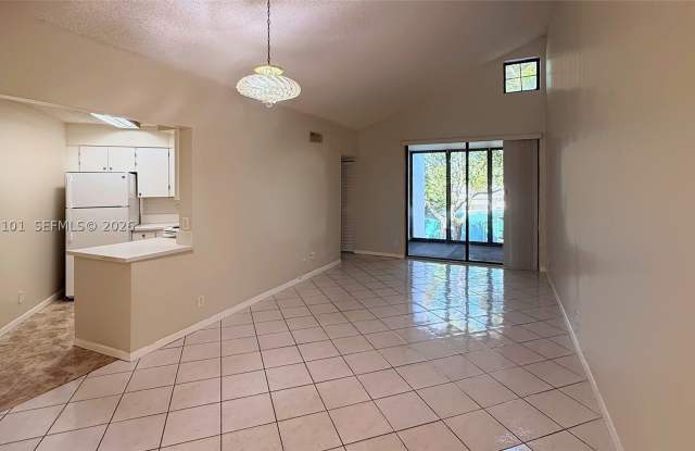 216 Lake Pointe Dr Gallery 1
