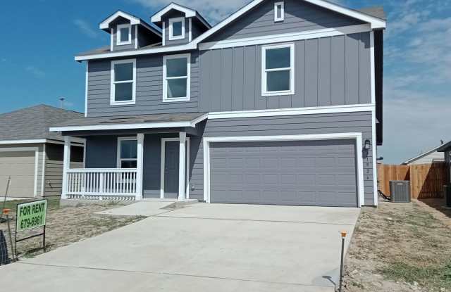 Spacious 4 Bed / 2.5 Bath Home photos photos