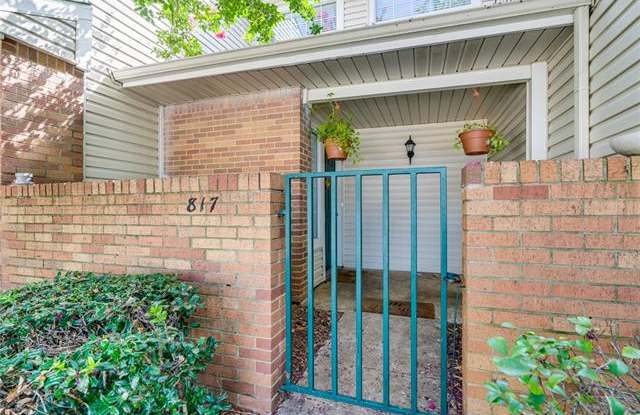 817 Summercreek Drive Gallery 3