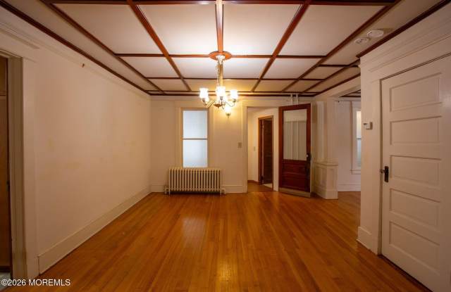 13 1st Street Gallery 3