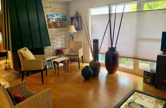725 East Solana Circle Gallery 4
