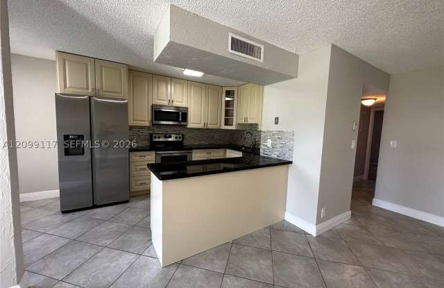 5515 Courtyard Dr Gallery 2