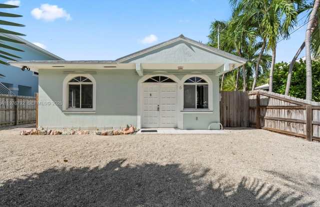 6 SE Marlin Ave photos photos