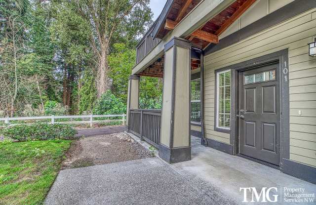 Beautiful 1br Condo in Sherwood. End unit with beautiful finishes. Community pool  exercise room! photos photos