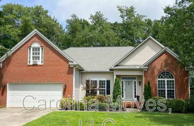 4 W Glohaven Pl - 4 West Glohaven Place, Greenville County, SC 29681