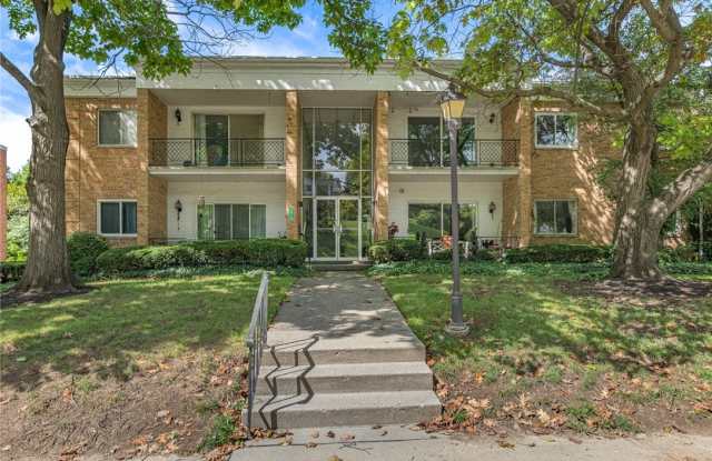 3215 Southdale Drive Gallery 1