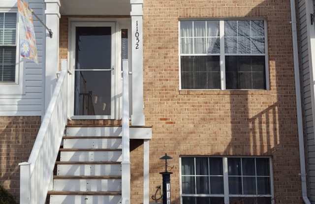 MANASSAS TOWNHOUSE WITH COMMUNITY POOL/BASKETBALL/FITNESS CENTRE - THE WORKS! photos photos