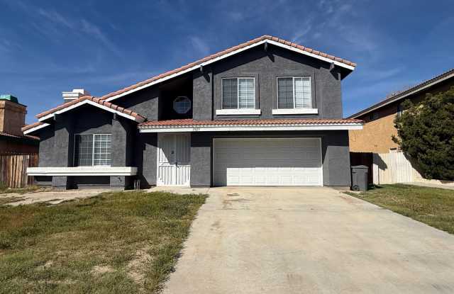 Available Now! Lancaster 4 Bed + 3 Bath photos photos