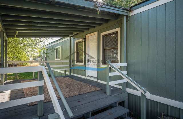 Very Nice 2 Bed 2 Bath Single Wide Mobile in Post Falls w/Mountain Views - 1050 North Haven Court, Post Falls, ID 83854